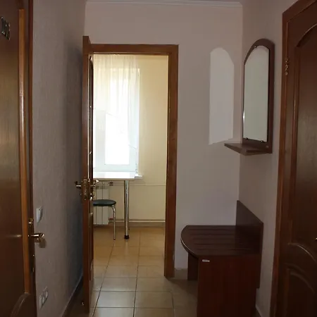 University Hotel 2*